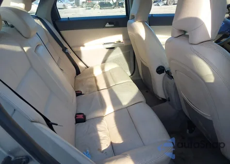 2011 Volvo S40 T5/T5 R-Design z USA, uszkodzony, nr VIN YV1672MS3B2544216